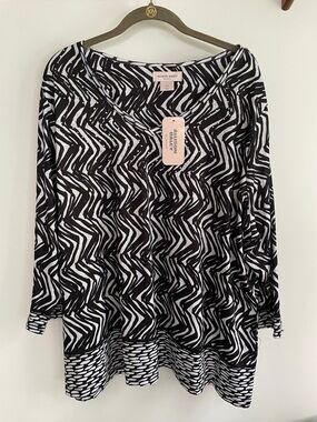 Allison Daley Black & White Zigzag-Print Tunic